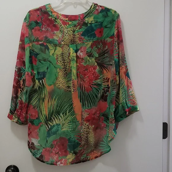 Chico's 3/4 Sleeve Top Semi Sheer Floral Print with Front Tie Waist Detail - Picture 5 of 12